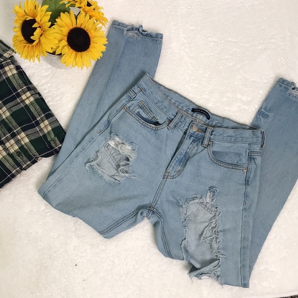 Brandy Melville Destroyed Boyfriend Jeans - Picture 3 of 7